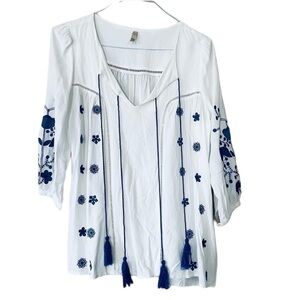 CY fashion USA embroidered boho blouse M